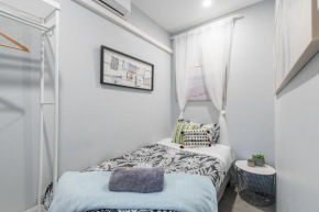 Modern Single Room - AC - 1Min Walk to Central- Close to Darling Harbour Chinatown CBD - Shared Bathroom Sydney